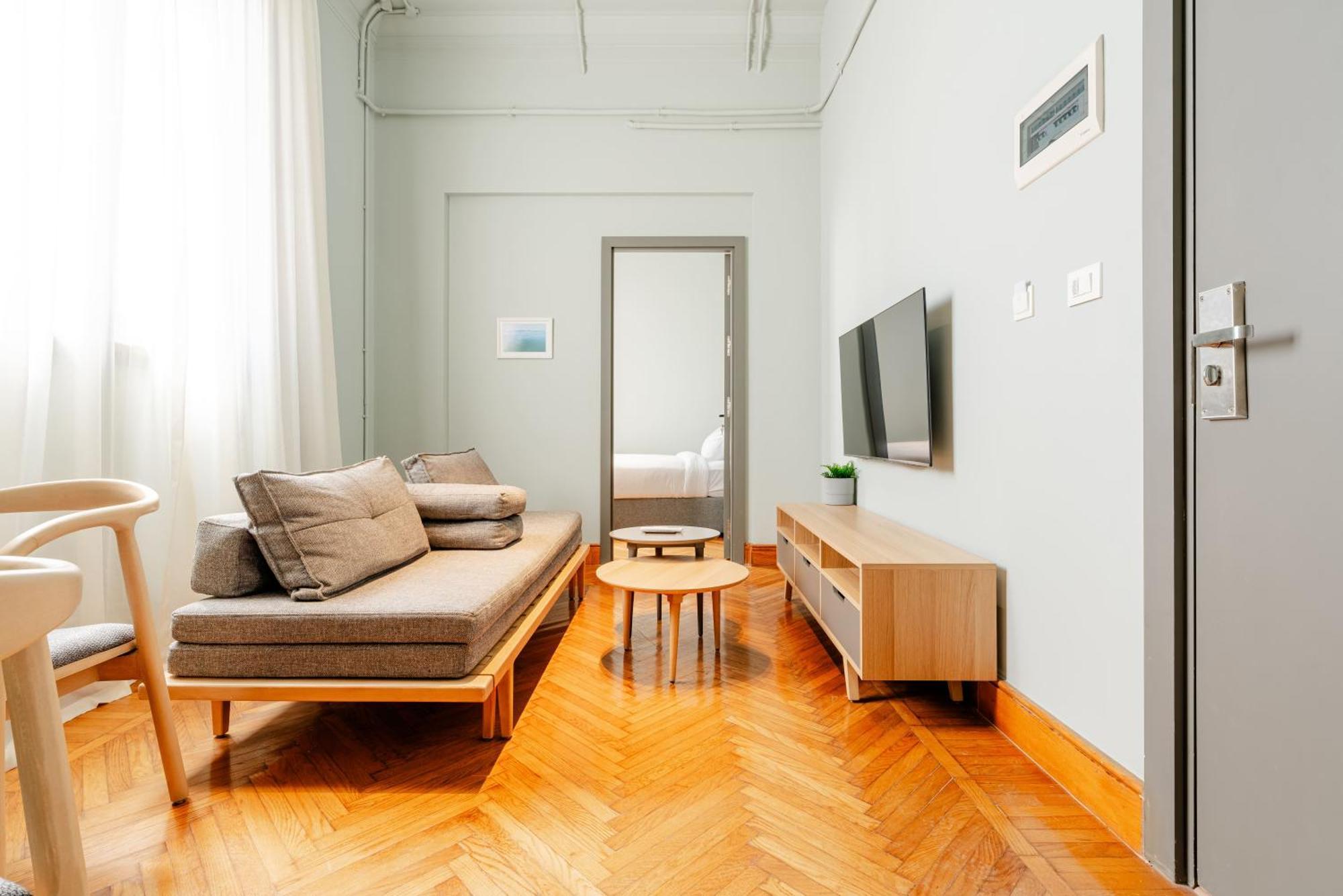 Grey L Studio Apartments Downtown Alexandria Menasce House Buitenkant foto