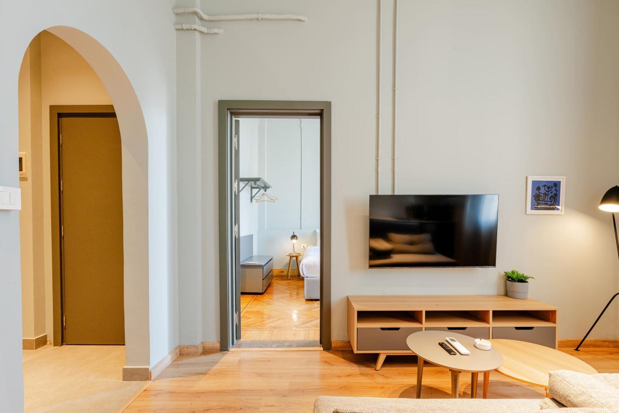 Grey L Studio Apartments Downtown Alexandria Menasce House Buitenkant foto