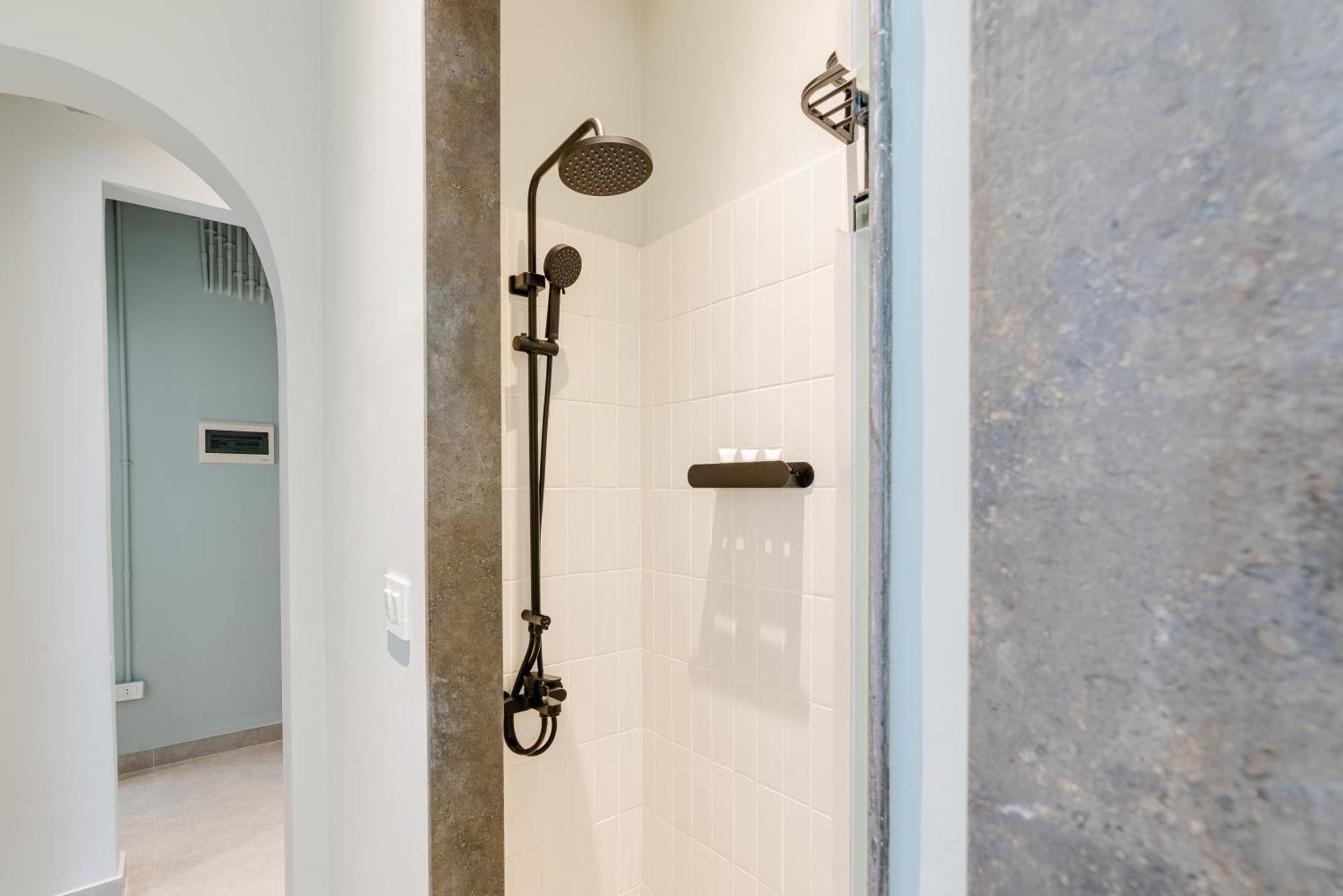 Grey L Studio Apartments Downtown Alexandria Menasce House Buitenkant foto