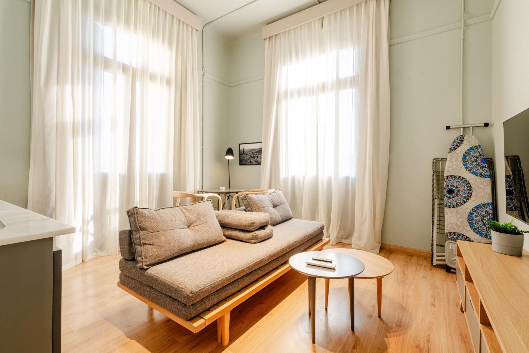 Grey L Studio Apartments Downtown Alexandria Menasce House Buitenkant foto