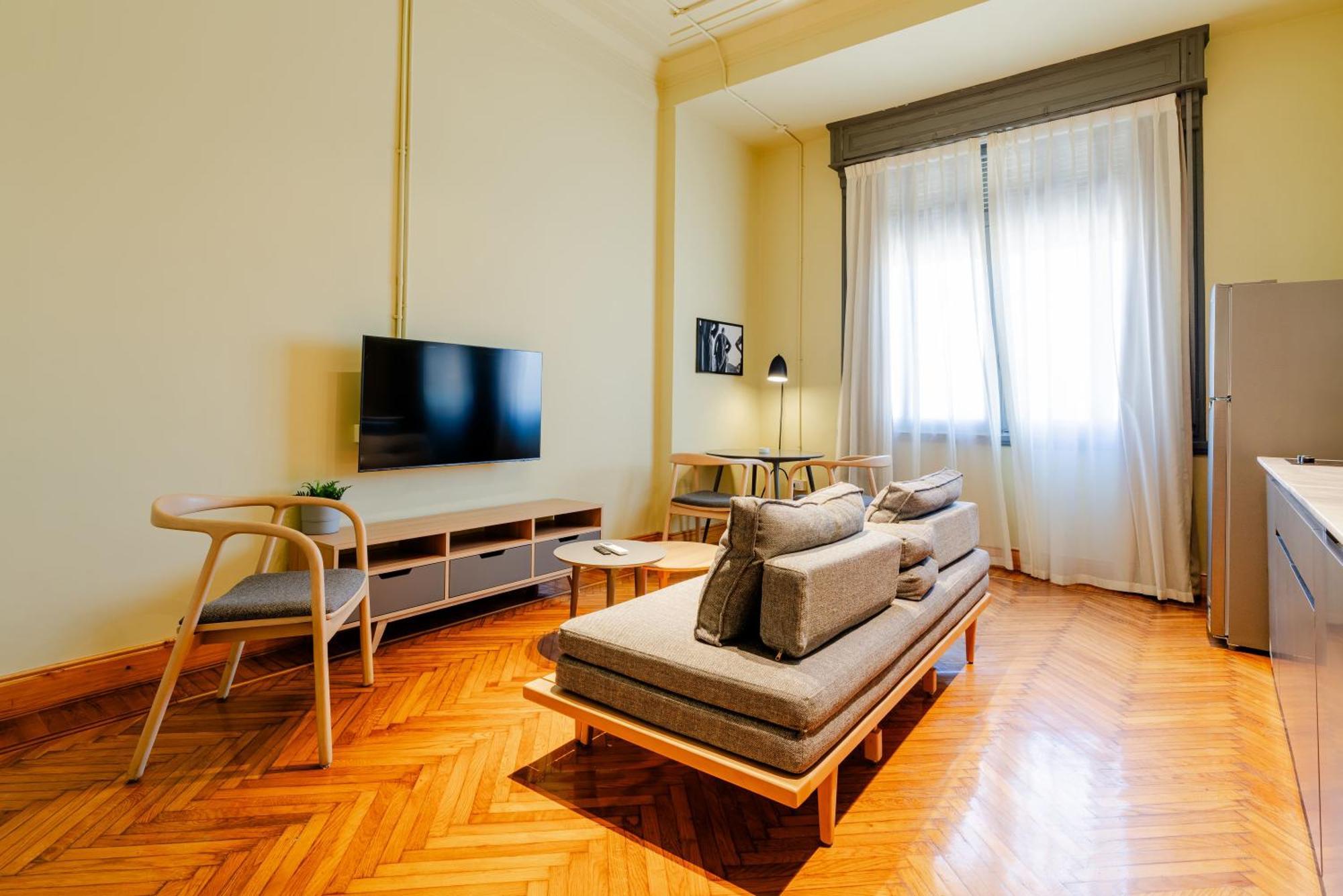 Grey L Studio Apartments Downtown Alexandria Menasce House Buitenkant foto