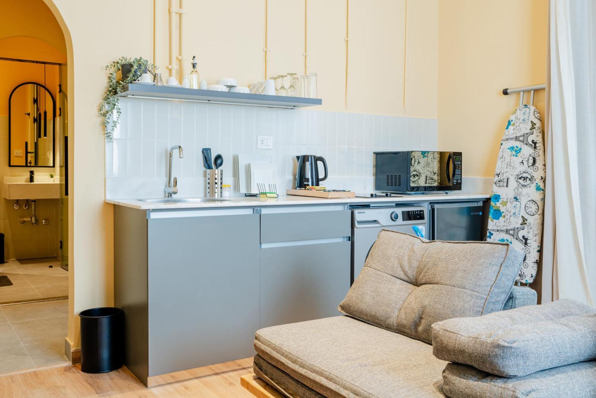 Grey L Studio Apartments Downtown Alexandria Menasce House Buitenkant foto