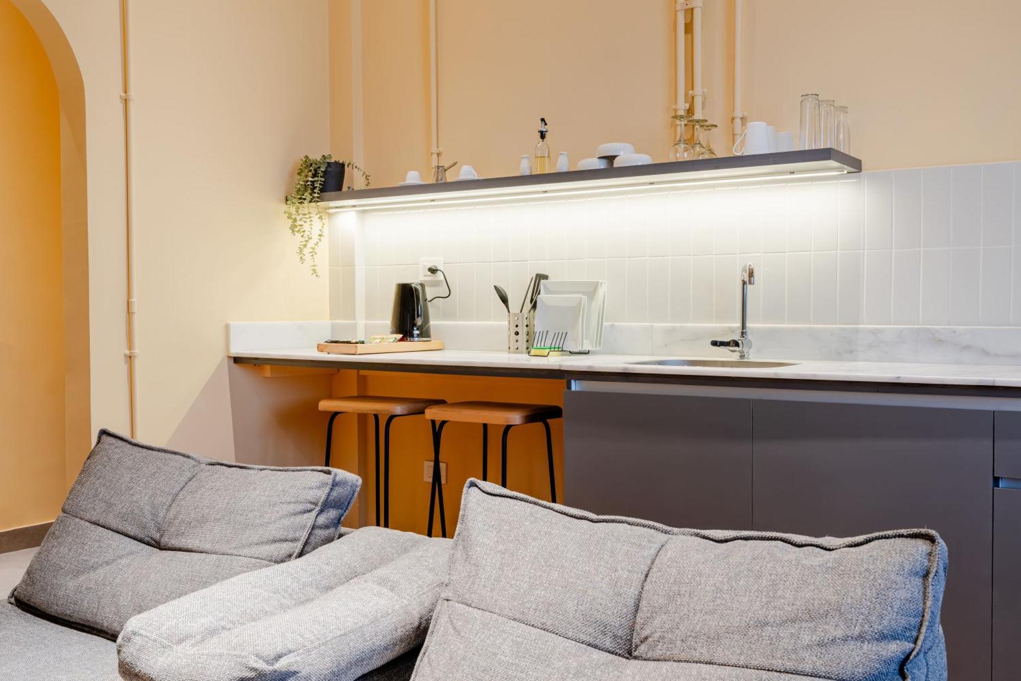 Grey L Studio Apartments Downtown Alexandria Menasce House Buitenkant foto