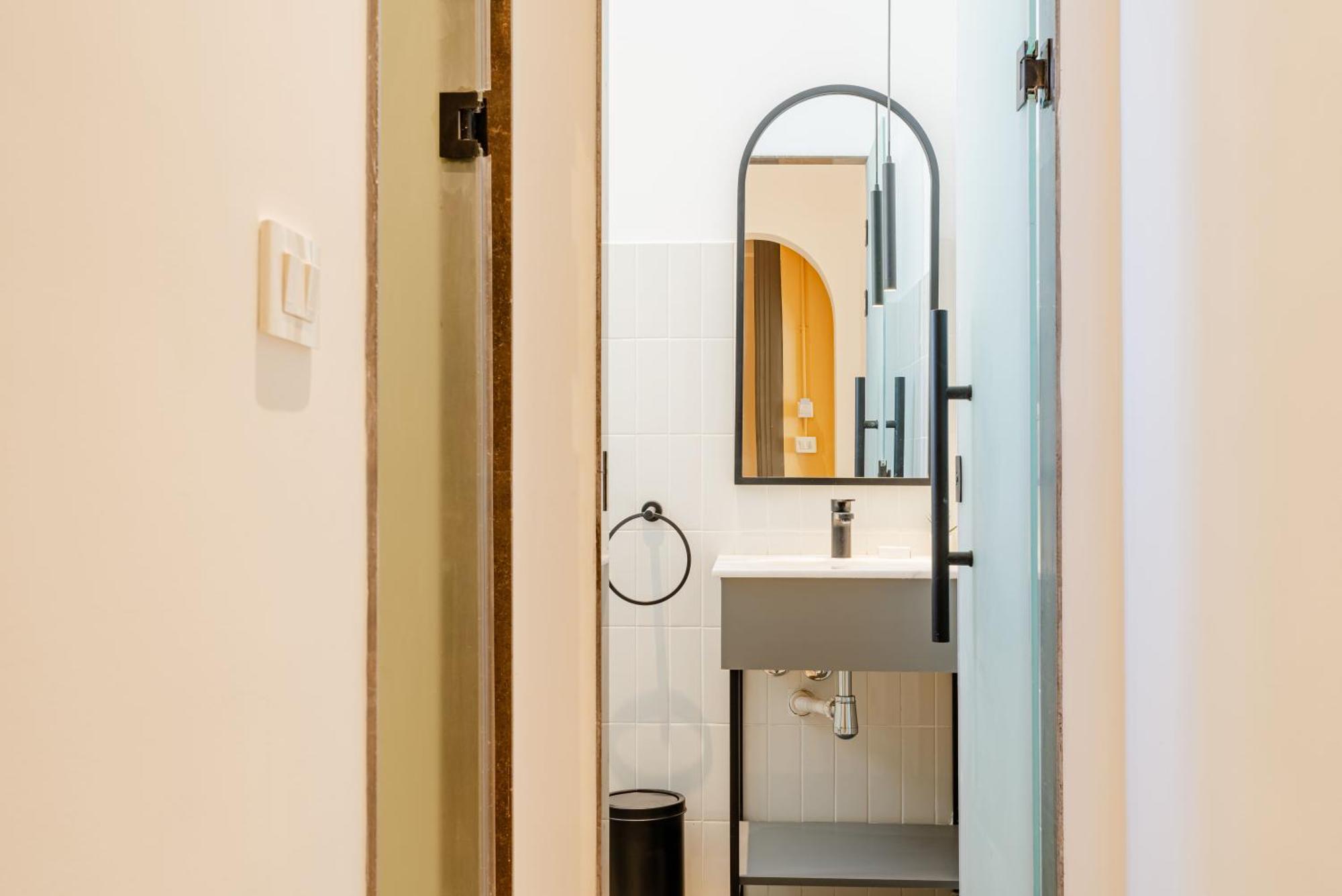 Grey L Studio Apartments Downtown Alexandria Menasce House Buitenkant foto